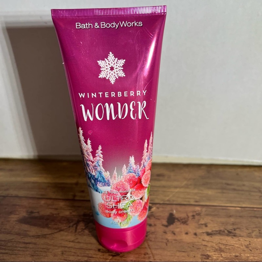New Bath & Body Works winterberry Wonder Body Cream 8oz